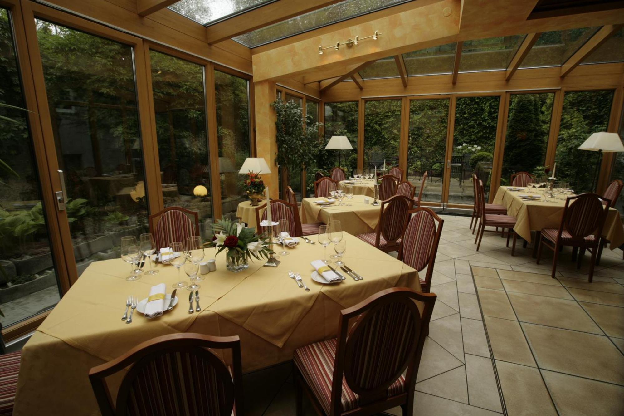 Landhotel Jagdhof Гунтрамсдорф Екстериор снимка