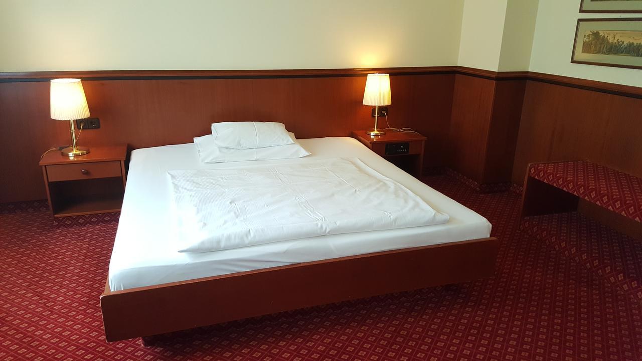 Landhotel Jagdhof Гунтрамсдорф Екстериор снимка